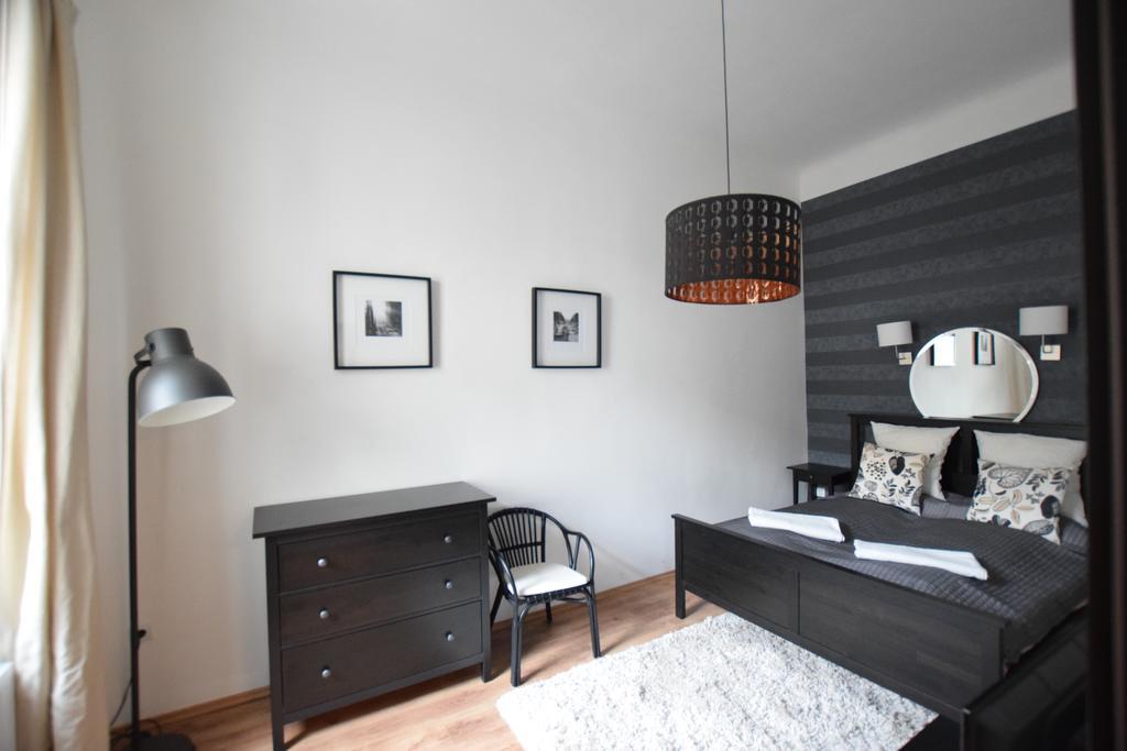 Luxury Apartment By Hi5-Varoshaz Suite Будапеща Екстериор снимка